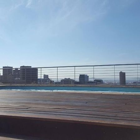 Apartament Four Seasons 818- Spacious Cbd Studio - Onsite Parking, Gym & Rooftop Pool Kapsztad Zewnętrze zdjęcie