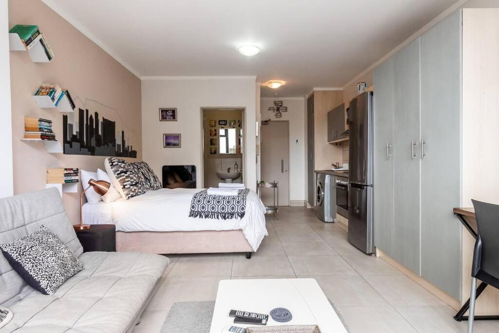 Apartament Four Seasons 818- Spacious Cbd Studio - Onsite Parking, Gym & Rooftop Pool Kapsztad Zewnętrze zdjęcie