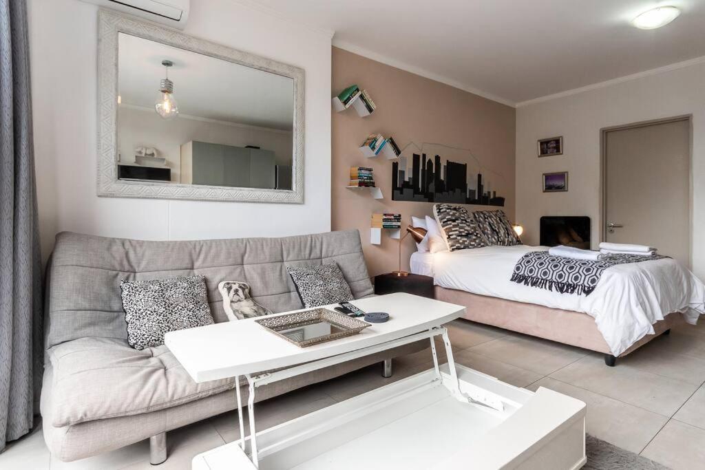 Apartament Four Seasons 818- Spacious Cbd Studio - Onsite Parking, Gym & Rooftop Pool Kapsztad Zewnętrze zdjęcie